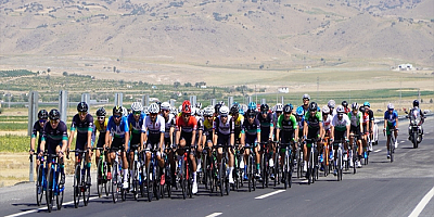 Erciyes Uluslararası Yol ve Dağ Bisikleti Yarışları'nın 4. etabı devam ediyor