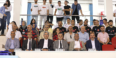 ERÜ 21. Geleneksel Spor Şenliği’nin Ödül Töreni Düzenlendi