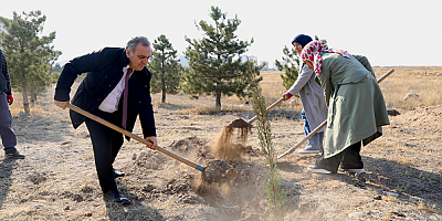 ERÜ'de Fidanlar Toprakla Buluştu