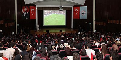​ERÜ’de Milli Maç Heyecanı Dev Ekrana Taşındı
