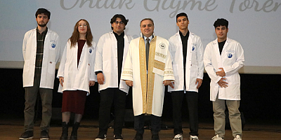 ERÜ’de Tıp Öğrenimine Başlayan Öğrenciler Törenle Önlük Giydi 
