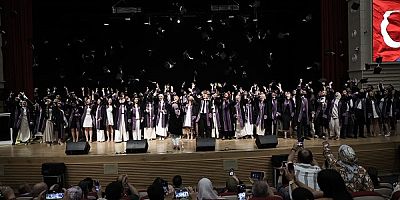 ERÜ Diş Hekimliği Fakültesi 16. Dönem Mezunlarını Verdi