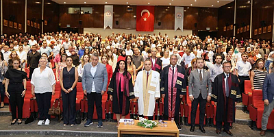 ERÜ Eczacılık Fakültesi öğrencileri mezun oldu