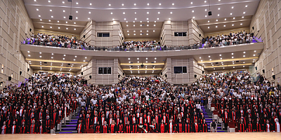 ERÜ Eğitim Fakültesi Yeni Mezunlarını Verdi