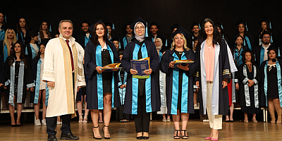 ERÜ Güzel Sanatlar Fakültesi’nde Mezuniyet Sevinci