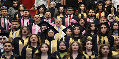 ERÜ Halil Bayraktar Sağlık Hizmetleri Meslek Yüksekokulu, Yeni Mezunlarını Verdi