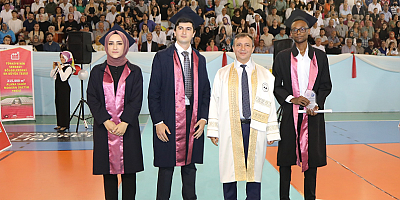 ERÜ Mühendislik Fakültesi öğrencileri diplomalarını aldı