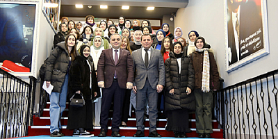 ERÜ Rektörü Prof. Dr. Altun, kız öğrenci yurdunu ziyaret etti