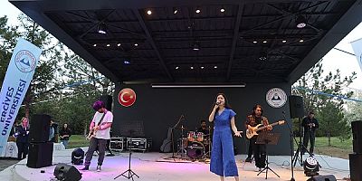 ERÜ Sahne Muhteşem Konserle Açıldı