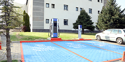 ERÜ’ye Elektrikli Araç Şarj İstasyonu Kuruldu