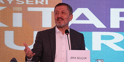 Eski Milli Eğitim Bakanı Ziya Selçuk, Kayseri Kitap Fuarı'nda konuştu