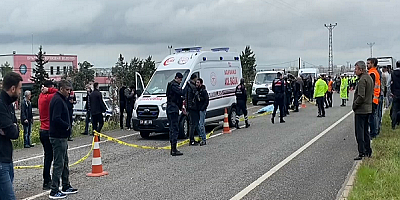 Feci kaza ! Ticari aracın çarptığı 3 işçi öldü, 1 işçi ağır yaralandı