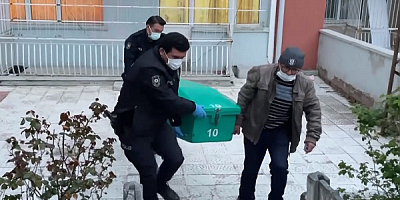 Genç kız apartman dairesinde ölü bulundu
