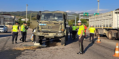 Hatay'da askeri aracın tıra çarpması sonucu 10 asker yaralandı