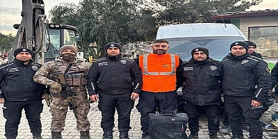 Hatay'da belediye personelinin enkazda bulduğu çantadaki para sahte çıktı