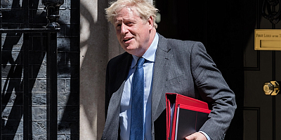 İngiltere Başbakanı Johnson partisinin liderliğinden istifasını açıkladı