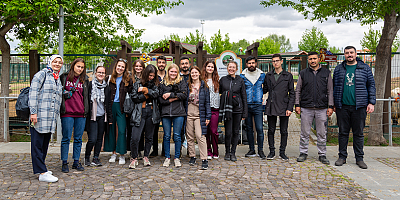 İsviçreli Öğrenciler Büyükşehir'in Hayvanat Bahçesi'ne Hayran Kaldı