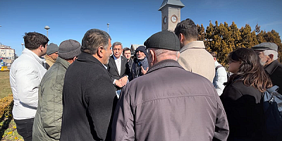 İYİ Parti Belediye Başkan Adayı  Yücel Cumhuriyet Meydanında vatandaşlarla buluştu