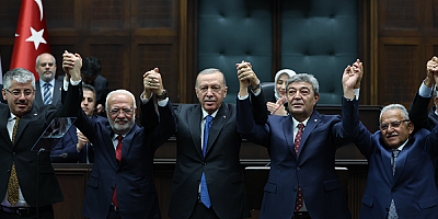 İYİ Parti'den istifa eden Dursun Ataş, AK Parti'ye katıldı