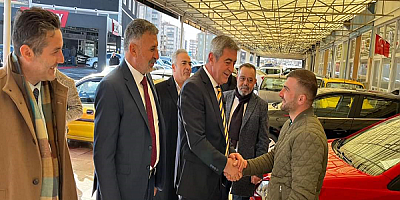  İyi Parti Kayseri Büyükşehir Belediye Başkan Adayı Kazım Yücel Galericiler Sitesi'ni ziyaret etti