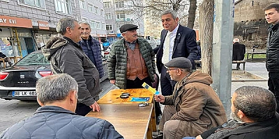  İyi Parti Kayseri Büyükşehir Belediye Başkan Adayı Kazım Yücel Yeşil Mahalleyi gezdi
