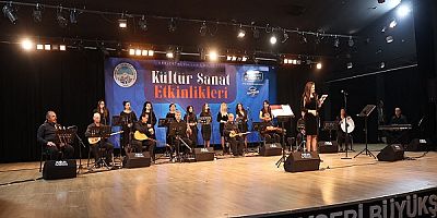 Kadınlar Günü Konseri'nde Türk Halk Müziği Şöleni