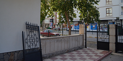  Kalçasına korkuluk demiri saplanan çocuk hastaneye kaldırıldı