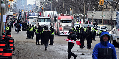 Kanada'da aşı karşıtı kamyon sürücüleri protesto düzenledi