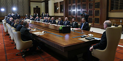 Kapalı mekanlardaki maske kullanma zorunluluğu tümüyle kaldırılmıştır