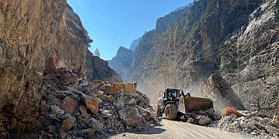 Kapuzbaşı Şelaleleri Yolu Heyelan Nedeniyle Kapanmıştı, Ulaşım Yeniden Sağlandı