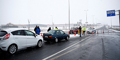 Kar yağışı ve tipi nedeniyle Kayseri-Malatya kara yolu ulaşıma kapandı