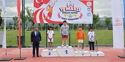 Kayseri 19 Mayıs'a Yakışan Tenis Turnuvası