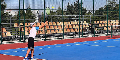 Kayseri Büyükşehir, 12 Yaş Hafta Sonu Tenis Turnuvası'na Ev Sahipliği Yapıyor