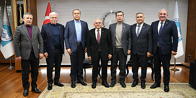 Kayseri Büyükşehir Belediye Başkanı Büyükkılıç, CHP'li Belediye Başkanlarıyla Yatırım Değerlendirmesi Yaptı