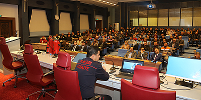 Kayseri Büyükşehir belediye Personeline 'Yangın, Deprem ve Trafik Kazaları' Eğitimi
