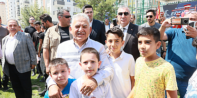 Kayseri Büyükşehir Belediyesinden öğrencilere destek