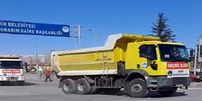 Kayseri Büyükşehir'den Deprem Bölgesine 7 Araçlık İş Makinesi İlave Destek