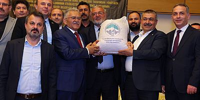 Kayseri Büyükşehir'den Doğal Afetlerde Mağdur Olan Çiftçilere Tohum Desteği