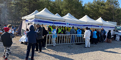 Kayseri Büyükşehir'den Günlük 15 Bin Depremzedeye Sıcak Yemek Hizmeti