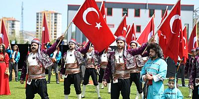 Kayseri'de 19 Mayıs Atatürk'ü Anma, Gençlik ve Spor Bayramı Coşkuyla Kutlandı
