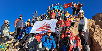 Kayseri'de 29 Ekim Cumhuriyet Bayramı Erciyes zirve tırmanışı yapıldı