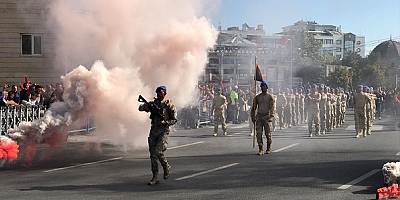 Kayseri'de 29 Ekim Cumhuriyet Bayramı kutlanıyor