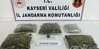 Kayseri'de 4 kilo 702 gram kubar esrar ele geçirildi