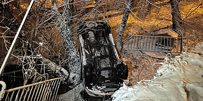 Kayseri'de 5 metreden düşen aracın sürücüsü kazadan yara almadan kurtuldu