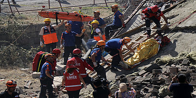 Kayseri'de 6 ilden 3 bin kişinin katılımıyla deprem tatbikatı yapıldı