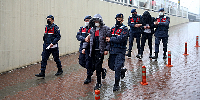 Kayseri'de ağabeyinin evinden hırsızlık yapan şüpheli suç ortağıyla yakalandı