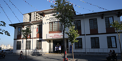 Kayseri'de aile sağlığı merkezi ve pazar yeri açıldı