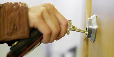 Kayseri'de ailesinin üzerine kapıyı kilitleyen kişiyi polis ikna etti