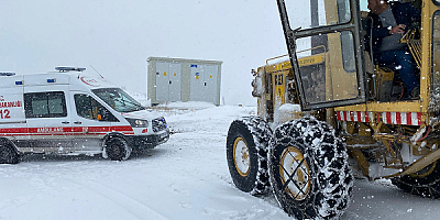Kayseri'de ambulans ekiplerin çalışmasıyla hastaneye ulaştırıldı