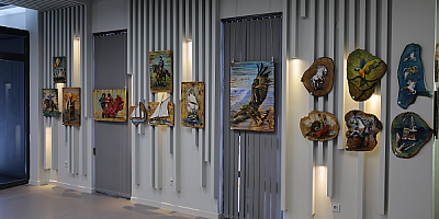 Kayseri'de atık malzemelerden yapılan rölyeflerin sergisi açıldı